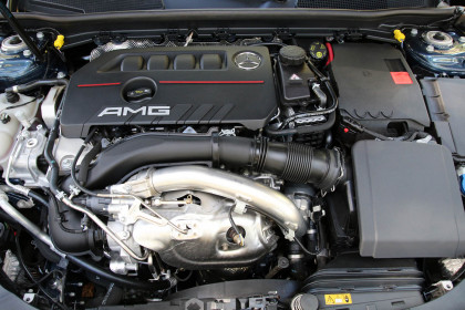 Mercedes-AMG-A-35-caroto-test-drive-2020-17