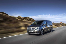 Fahrvorstellung Sylt 2014. Die neue Mercedes-Benz V-Klasse – V 250 BlueTEC, Exterieur, indiumgrau metallic, Interieur, Leder Lugano schwarz, Zierelemente Wellenoptik, anthrazit, matt. The new Mercedes-Benz V-Class – V 250 BlueTEC, Exterior, indium grey metallic. The new Mercedes-Benz V-Class – Interior, black Lugano leather, matt anthracite wave-look trim