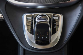 Fahrvorstellung Sylt 2014. Die neue Mercedes-Benz V-Klasse – V 250 BlueTEC, Exterieur, indiumgrau metallic, Interieur, Leder Lugano schwarz, Zierelemente Wellenoptik, anthrazit, matt. The new Mercedes-Benz V-Class – V 250 BlueTEC, Exterior, indium grey metallic. The new Mercedes-Benz V-Class – Interior, black Lugano leather, matt anthracite wave-look trim