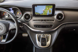 Fahrvorstellung Sylt 2014. Die neue Mercedes-Benz V-Klasse – V 250 BlueTEC, Exterieur, indiumgrau metallic, Interieur, Leder Lugano schwarz, Zierelemente Wellenoptik, anthrazit, matt. The new Mercedes-Benz V-Class – V 250 BlueTEC, Exterior, indium grey metallic. The new Mercedes-Benz V-Class – Interior, black Lugano leather, matt anthracite wave-look trim