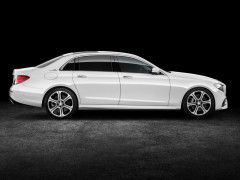 Langversion der neuen E-Klasse LimousineLong-wheelbase version of the new E-Class Saloon