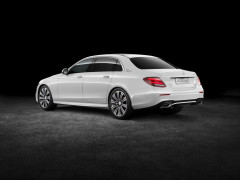 Langversion der neuen E-Klasse LimousineLong-wheelbase version of the new E-Class Saloon
