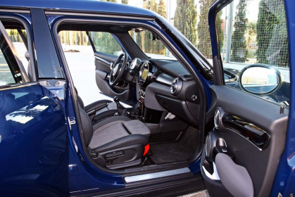mini-one-5-door-caroto-test-drive-2015-16