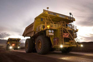caterpilar-mining-trucks-the-biggest-in-the-world-1