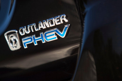 Mitsubishi-Outlander-PHEV-caroto-test-drive-2019-19