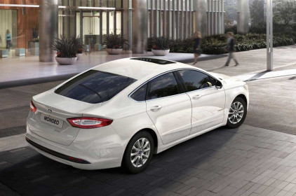 more-new-ford-mondeo-2015-7