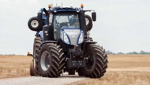 new-holland-t8-nhdrive-and-case-ih-magnum-autonomous-concept-tractor-14