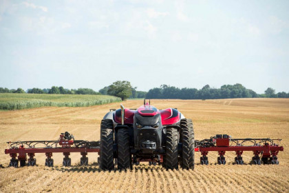 new-holland-t8-nhdrive-and-case-ih-magnum-autonomous-concept-tractor-18