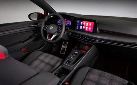 2020-VW-Golf-GTI-11