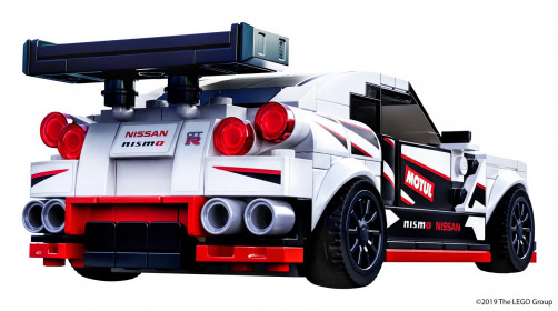 Nissan-GT-R-Nismo-LEGO-2