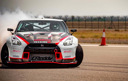 Nissan GT-R Breaks the GUINNESS WORLD RECORDS title