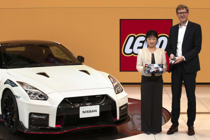 Nissan-GT-R-Nismo-LEGO-7