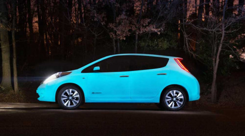 nissan-shows-off-its-glow-in-the-dark-paint-1