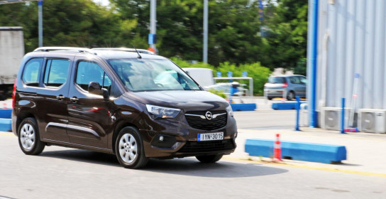 Opel-Combo-Life-Caroto-test-drive-2019-14