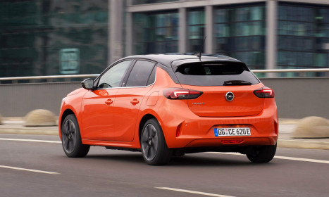 Opel-Corsa-e-test-drive-in-Berlin-caroto-2020-10