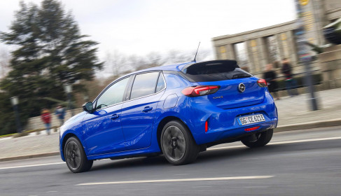 Opel-Corsa-e-test-drive-in-Berlin-caroto-2020-22