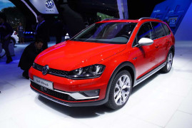volkswagen-golf-alltrack-2