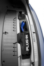toyota-prius-plug-in-hybrid-2012-7_resize