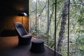 NORWAY. 2016. Valldal.
Juvet Landscape Hotel in Valldal. The hotel consists of series of freestanding wood and glass structures, each set with a close view of the woods and river gorge. The hotel is designed by Jensen & Skodvin architects.