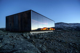 NORWAY. 2016.
The Wild Reindeer Centre Pavillion in the Dovre mountains, designed by SnÎÎhetta.