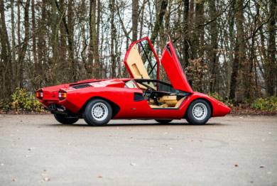 <a class="jig-downloadLink" href="https://www.caroto.gr/static/plugins/justified-image-grid/download.php?file=https%3A%2F%2Fwww.caroto.gr%2Fstatic%2Fgallery%2Frod-stewart-lamborghini-countach-periscopio-3%2FROD-STEWART-LAMBORGHINI-COUNTACH-PERISCOPIO-13.jpg">Αποθήκευση φωτογραφίας</a>