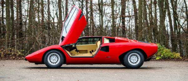 <a class="jig-downloadLink" href="https://www.caroto.gr/static/plugins/justified-image-grid/download.php?file=https%3A%2F%2Fwww.caroto.gr%2Fstatic%2Fgallery%2Frod-stewart-lamborghini-countach-periscopio-3%2FROD-STEWART-LAMBORGHINI-COUNTACH-PERISCOPIO-14.jpg">Αποθήκευση φωτογραφίας</a>