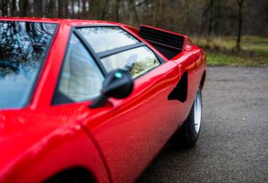 <a class="jig-downloadLink" href="https://www.caroto.gr/static/plugins/justified-image-grid/download.php?file=https%3A%2F%2Fwww.caroto.gr%2Fstatic%2Fgallery%2Frod-stewart-lamborghini-countach-periscopio-3%2FROD-STEWART-LAMBORGHINI-COUNTACH-PERISCOPIO-21.jpg">Αποθήκευση φωτογραφίας</a>