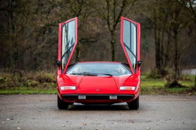 <a class="jig-downloadLink" href="https://www.caroto.gr/static/plugins/justified-image-grid/download.php?file=https%3A%2F%2Fwww.caroto.gr%2Fstatic%2Fgallery%2Frod-stewart-lamborghini-countach-periscopio-3%2FROD-STEWART-LAMBORGHINI-COUNTACH-PERISCOPIO-6.jpg">Αποθήκευση φωτογραφίας</a>