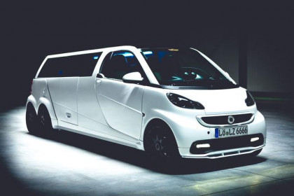 six-wheeled-smart-limousine-11