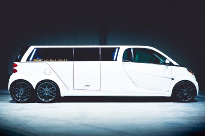 six-wheeled-smart-limousine-7