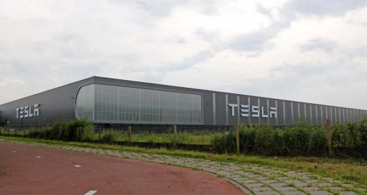 tesla-opens-its-first-european-assembly-plant-in-the-netherlands-2