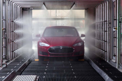 tesla-opens-its-first-european-assembly-plant-in-the-netherlands-9