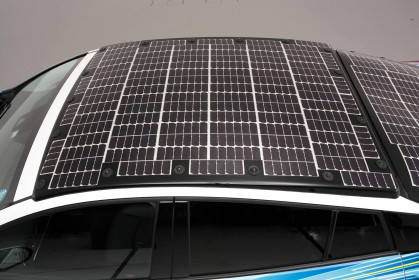 toyota-prius-phv-demo-car-with-solar-panels-10