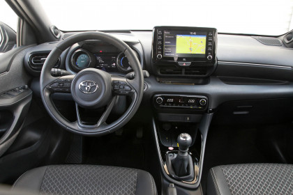 Toyota-Yaris-1.5-Petrol-caroto-test-drive-2020-7