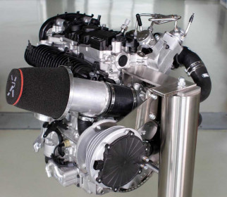 volvo-unveils-450-bhp-four-cylinder-engine-2