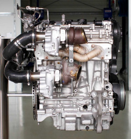 volvo-unveils-450-bhp-four-cylinder-engine-8