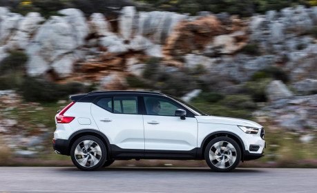 Volvo XC40 D4 and T5 caroto test drive 2018 (10)