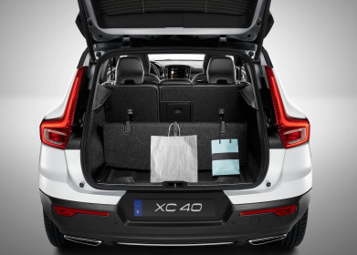 Volvo XC40 D4 and T5 caroto test drive 2018 (32)