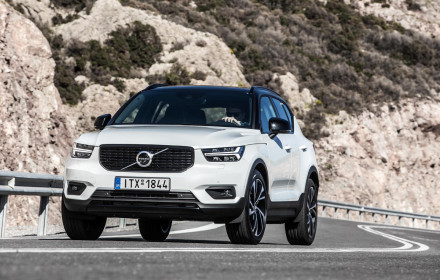 Volvo XC40 D4 and T5 caroto test drive 2018 (8)