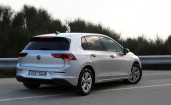 VW-Golf-1.0-eTSI-110-ps-caroto-test-drive-2021-34