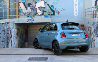 Fiat 500e electric caroto test drive 2021 (9)