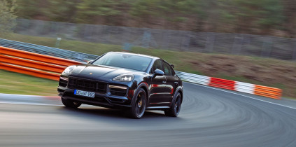 Performance Cayenne conquers the Nurburgring Nordschleife in record time (3)