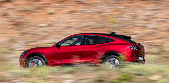 Ford Mustang Mach-E caroto test drive 2021 (12)