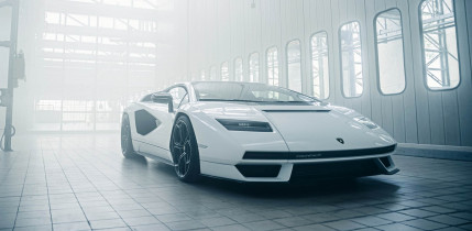 2022-Lamborghini-Countach-LPI-800-4-31-1