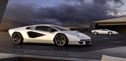 2022-Lamborghini-Countach-LPI-800-4-5-2