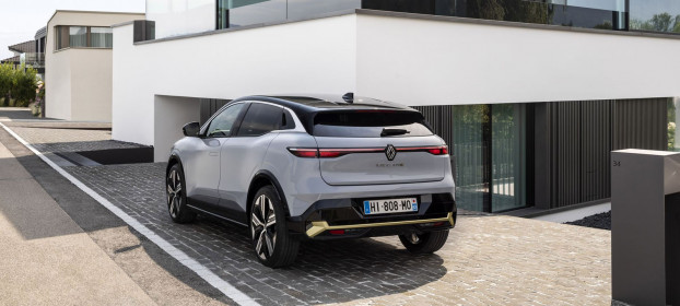 2021 - New Renault Mgane E-TECH Electric - Urban (8)_low