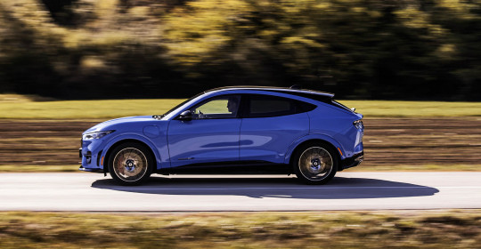 Ford-Mustang-Mach-E_GT-blue-caroto-croatia-2021-6