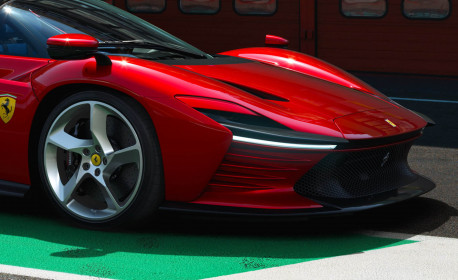 Ferrari-Daytona-SP3-8