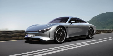 Der VISION EQXX zeigt, wie sich Mercedes-Benz die Zukunft des Elektroautos vorstellt. Das Auto hat eine Reichweite von mehr als 1.000 Kilometern und einen Energieverbrauch von weniger als 10 kWh pro 100 Kilometer. Der VISION EQXX steht für neue Maßstäbe hinsichtlich Energieeffizienz und Reichweite im realen Straßenverkehr sowie für die revolutionäre Entwicklung von Elektroautos.
The VISION EQXX is how Mercedes-Benz imagines the future of electric cars. The car has a range of more than 1,000 kilometres with an outstanding energy consumption of less than 10 kWh per 100 kilometres. The VISION EQXX stands for major new advances: it sets new standards in terms of energy efficiency and range in real-life traffic, and revolutionises the development of electric cars.