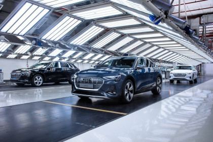 An online guided tour now offers a look into the production halls and history of Audi Brussels